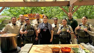 COCINANDO CON LOS SHERIFF’S DEL CONDADO DE FRESNO CA [upl. by Meehar661]