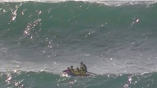 Extreme surfboat rowing in lifesaver relay Kurrawa Beach 2011 [upl. by Aleck]