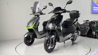 YW06 Twocolor Model Display 2000W 72V20A32A 45kmH electricmoped [upl. by Eicart458]