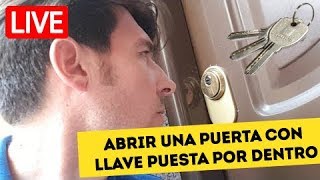 Cómo ABRIR una PUERTA con LLAVE puesta por DENTRO [upl. by Eissirk]