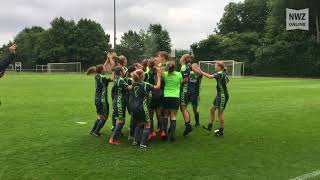 Büppels Fußballerinnen feiern RegionalligaAufstieg mit Humba [upl. by Dyolf]