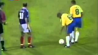 el mejor gol de tiro libre de la historia roberto carlos [upl. by Averyl]