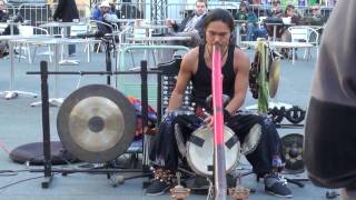 Shibaten  Amazing Didgeridoo Busker 44  Toronto Dundas Square  Nov 2009 [upl. by Arette]