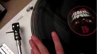 Technics SL 1200 MK2 vs Omnitronic DD2250 [upl. by Mailand]