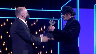 Johnny Depp recibe el Premio Donostia quotEstoy profundamente honradoquot [upl. by Kovar]