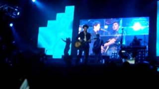 Happy Bday Kevin and When you look me in the eyes  Jonas Brothers  Mexico City  311009 [upl. by Ahtamat]