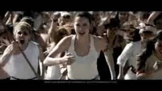 Publicidad Quilmes Spot cerveza Igualismo comercial Batalla hombres y mujeres 2012 [upl. by Enileve]