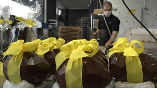 Coronavirus des fêtes de Pâques au goût amer pour les chocolatiers belges  AFP [upl. by Qulllon]