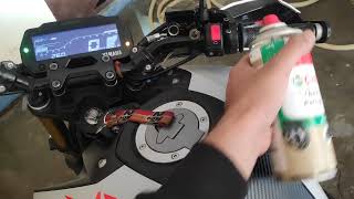 Castrol Chain Lube  Mt 15  How to lube chain [upl. by Nnyrat332]