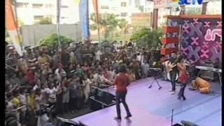 Piyu feat Inna Kamarie  Firasatku Live [upl. by Eloci]