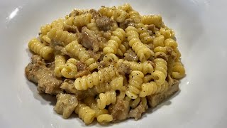 FUSILLI ALLA BOSCAIOLA  Versione ZOZZONA  RICETTA NON LEGGERA [upl. by Aicekan]