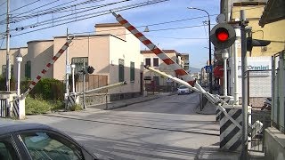 Spoorwegovergang Pompei I  Railroad crossing  Passaggio a livello [upl. by Collum11]