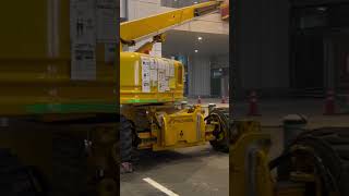 Genie S85 Boom Lift on operation equipment boomlift construction machinery [upl. by Hcurab]