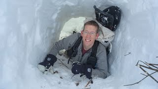 Camping Under the Snow in Survival Shelter [upl. by Eldreda]