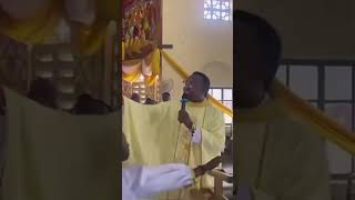 Catholic Priest singing King Paluta’s Aseda song at the church with the congregation [upl. by Notxed]