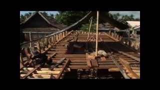 wwwboatbuildingindonesiacom  Wooden Boat Construction of Phinisi Lambo in South Sulawesi [upl. by Araeic428]