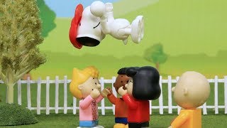 Snoopy  Snoopy Catches The Baseball  BRAND NEW Peanuts Stop Motion  Videos For Kids  Snoopy Toys [upl. by Ursala602]