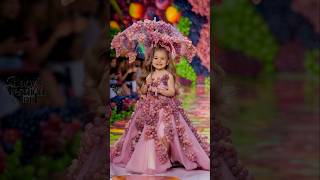 Desfile de bebês bebes baby fashionbaby cutebaby [upl. by Desdee]