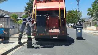 Rearloading McNeilus compactor garbage truck [upl. by Sitoiganap]