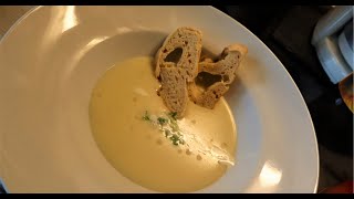 3 Selbstgemachte Spargelcremesuppe einfach selber kochen  Rezept für Spargelsuppe DeutschHD [upl. by Ayomat]