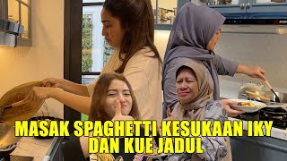 Masak spaghetti kesukaan Iky dan kue jadul [upl. by Junji]