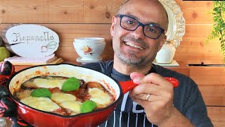 PARMIGIANA DI MELANZANE FURBA SENZA FRIGGERE E SENZA FORNO non chiamatela parmigiana di melanzane [upl. by Ikcin171]