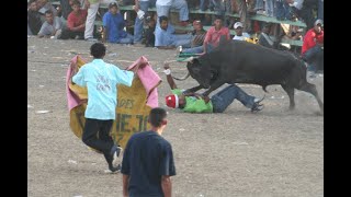 Cornada dejó gravemente herido a menor de edad durante corraleja en Córdoba [upl. by Euk923]