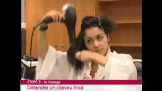 Comment lisser des cheveux frisés ou bouclés [upl. by Necyrb]