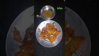 How to make pyaaj ke pakode🧆😋 Pyaaj ke pakode kaise banaen ghar per 👌👍shortsfeed Shorts [upl. by Ahsilat]