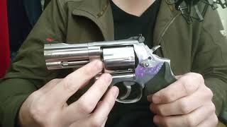 Smith amp Wesson Model 686 Plus TALO Review  The Definitive Combat Revolver [upl. by Aikem]