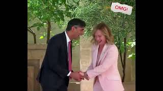 G7 PUGLIA GIORGIA MELONI INCONTRA IL PREMIER UK RISHI SUNAK quotAHòòò LI MORTACCI NOSTRI ANVEDI [upl. by Aihsaei]