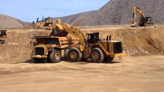 Caterpillar 993K loads a 785 haul truck [upl. by Batish667]