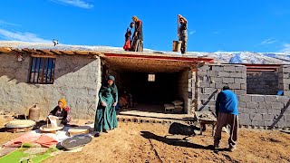 quotFreezing Unity 🥶❄️Peren Familys Triumph Over Snowstorms to Cement Nomadic Hut Roofquot [upl. by Lennej]