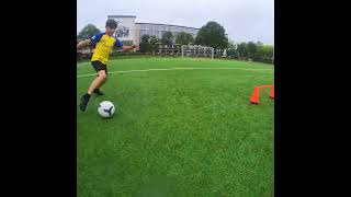 Dribbeltechnieken oefenen Dribbelen VoetbalTechnieken Skills [upl. by Nivrehs]