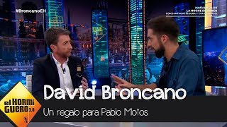 El regalo de David Broncano a Pablo Motos envuelto en una bolsa de plástico  El Hormiguero 30 [upl. by Ailisab]