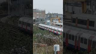 Bakerloo line arriving into Wilsden junction [upl. by Gnoh759]