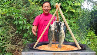 Steamed Fish on the Spicy Fatty Intestines Stew Meat Easily of the Bones  Uncle Rural Gourmet [upl. by Colwell]