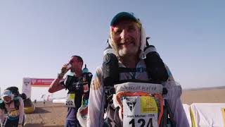 Marathon des Sables 2021  2ème étape  portrait de JeanMichel Tavernier diabétique de type 1 [upl. by Azila]