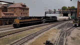 17 Minutes of Norfolk Southern Chaos  Elkhart Model Railroad Club [upl. by Simson]