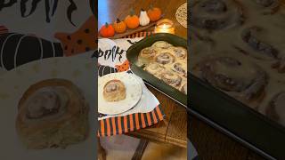 Dokonalé skořicové rolky najdeš v novém videu🧡🎃🍁 cinnamoroll recepies recepty autumn fall [upl. by Linzy]