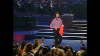 Engelbert Humperdinck – Unchained Melody Engelbert Live at the Forum in Los Angeles 1995 HQ [upl. by Yerfdog564]