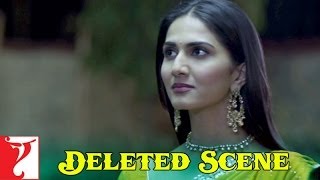 Tara sees Raghu amp Gayatri kissing  Deleted Scene8 Shuddh Desi Romance Sushant Parineeti Vaani [upl. by Ycnej489]