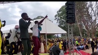 Tryson Chimbetu wows Zimbabwe Grounds at Chamisa’s Yellow Sunday Rally Haisati yapinda [upl. by Nelo37]