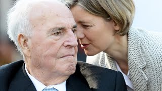 Helmut Kohl Empörende Aktivitäten an seinem Grab [upl. by Kile]