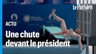 Le plongeur Alexis Jandard chute devant Macron lors de l’inauguration de la piscine olympique [upl. by Itram725]