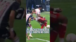 El planchazo que recibió Miguel Borja en el partido de Atlético Mineiro vs River Plate 😱 [upl. by Feldstein]