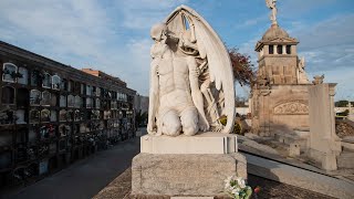 ENTRAMOS AL CEMENTERIO DE POBLENOU BARCELONA [upl. by Nosam955]