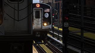 SLOW J TRAIN AT MARCY AVENUE AFTER THE RAIN [upl. by Seabrook640]