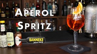 Aperol Spritz  Aperol Cocktail selber mixen  Schüttelschule by Banneke [upl. by Ebbie]