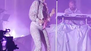 Dancing on my own Robyn live [upl. by Anitneuq]